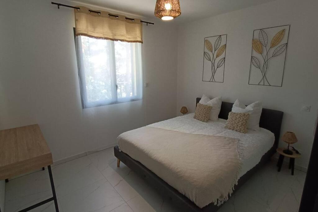 Villa Soleyana Meynes Luaran gambar
