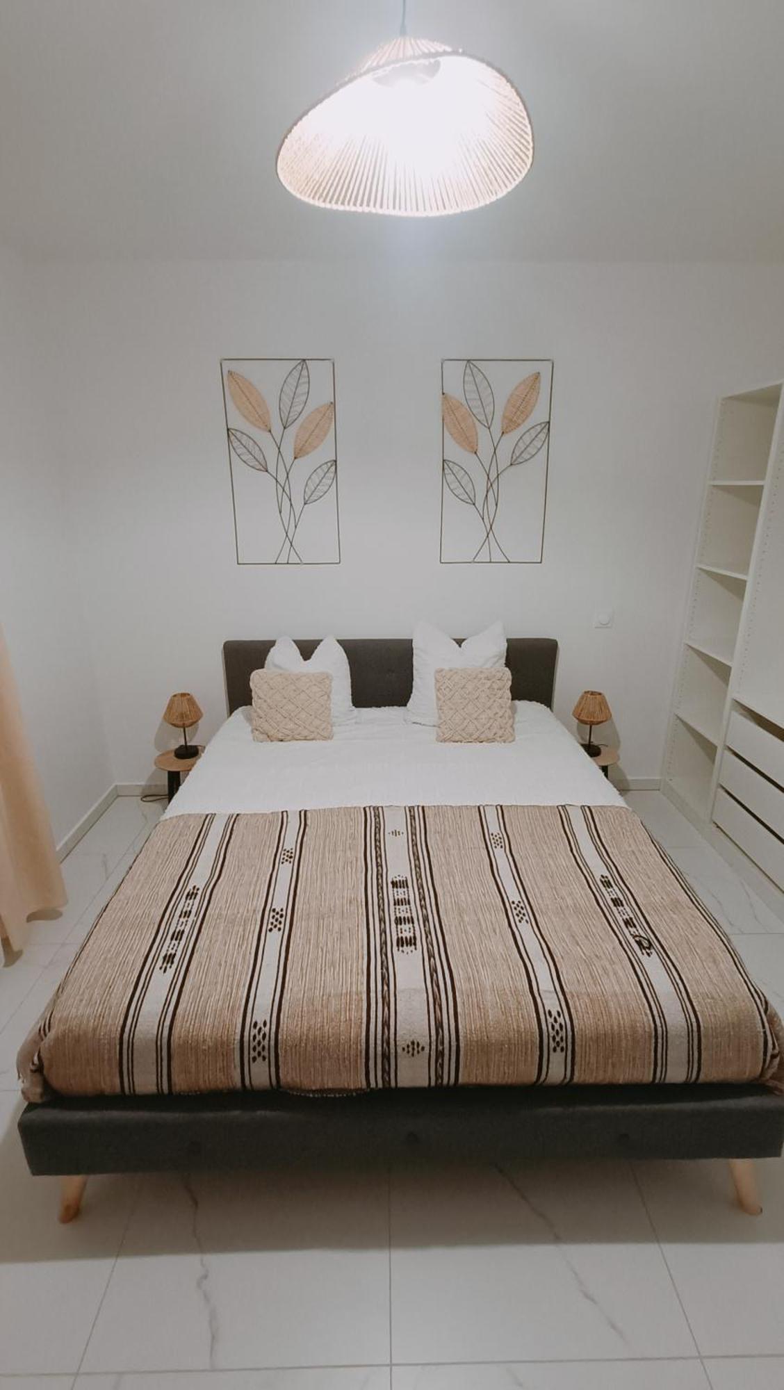 Villa Soleyana Meynes Luaran gambar